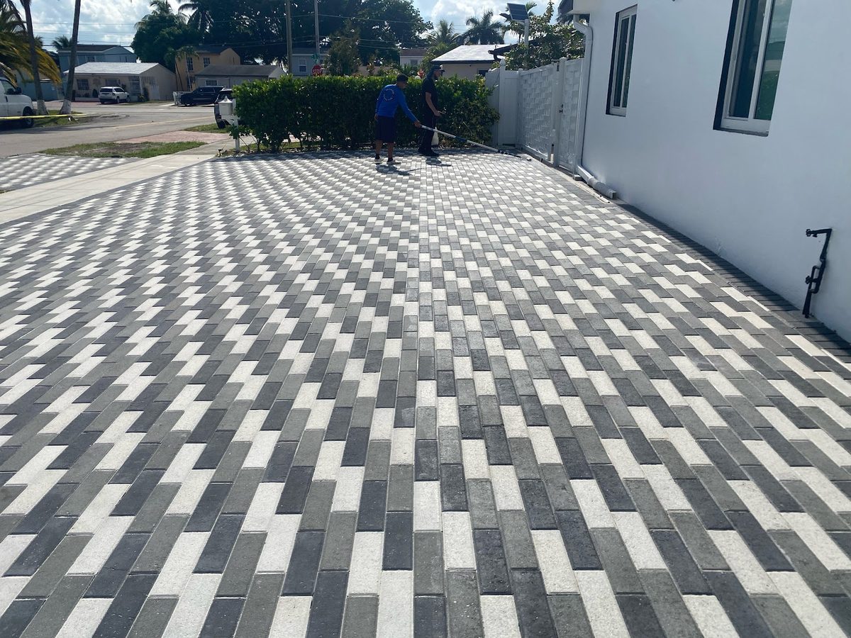 Sealed two-tone paver driveway